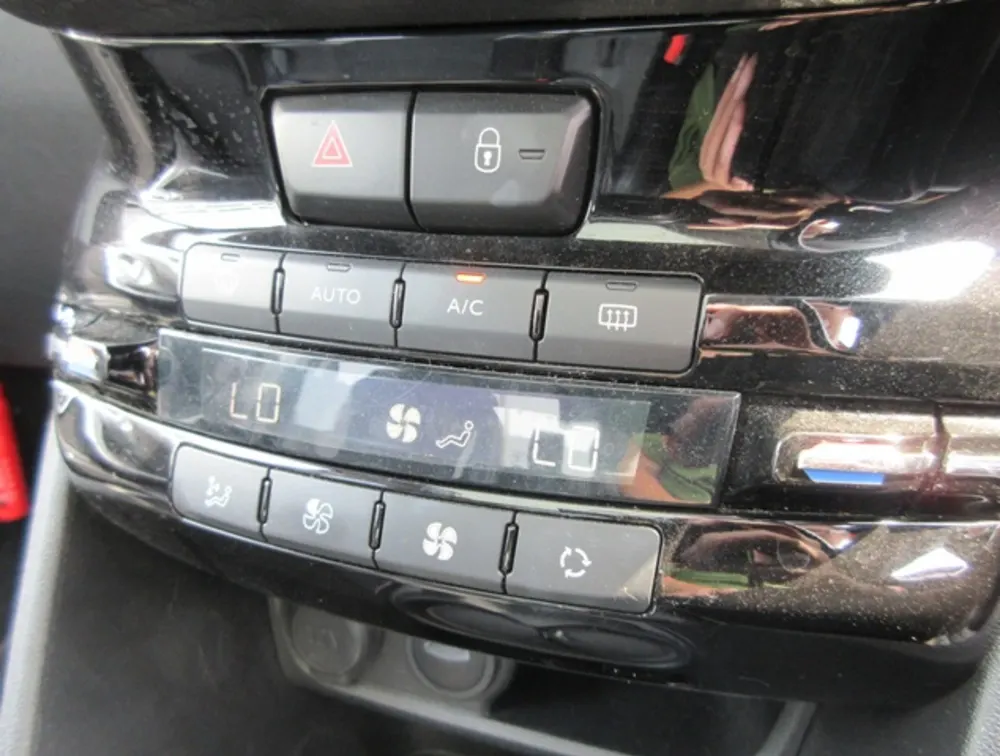 PEUGEOT 2008 ALLURE MOONROOF - PRG Motors Ltd