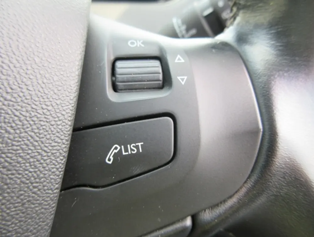 PEUGEOT 2008 ALLURE MOONROOF - PRG Motors Ltd