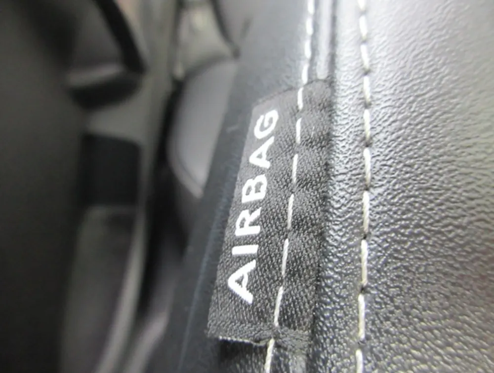 PEUGEOT 2008 ALLURE MOONROOF - PRG Motors Ltd