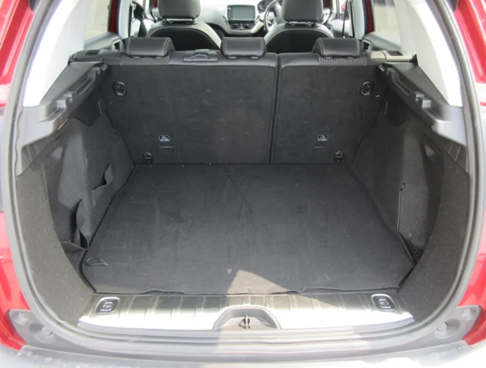 PEUGEOT 2008 ALLURE MOONROOF - PRG Motors Ltd