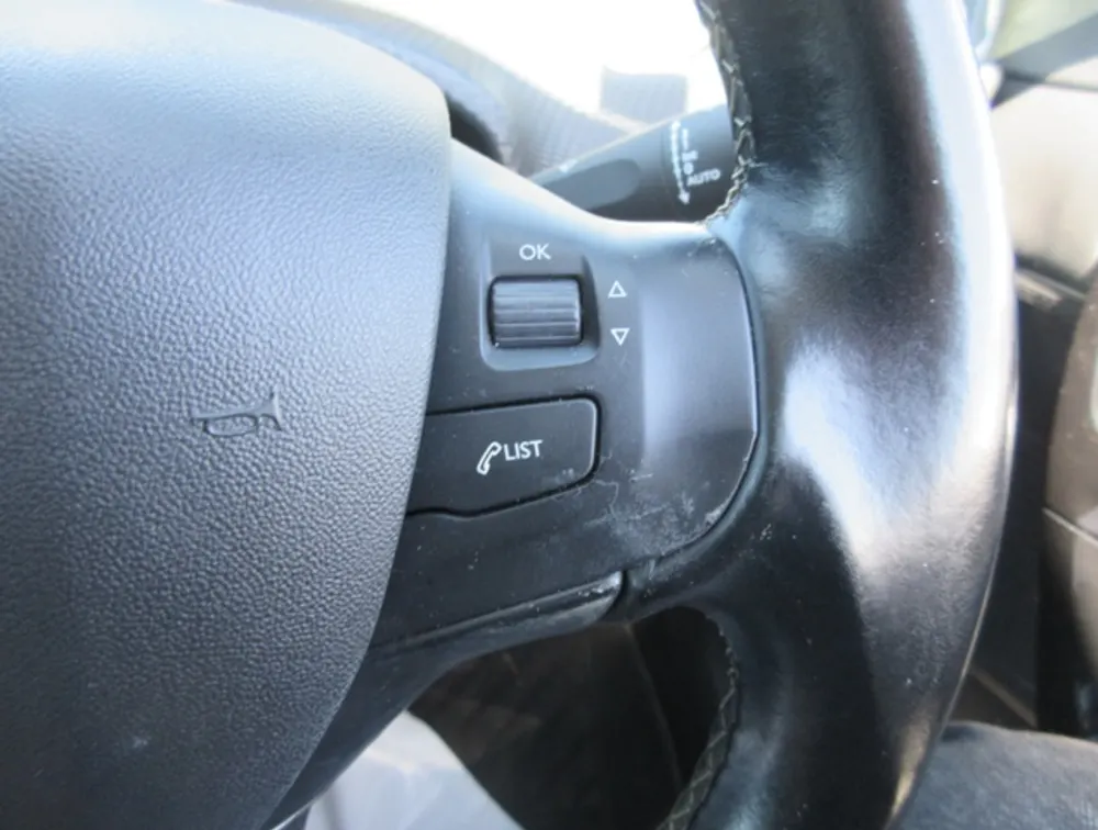 PEUGEOT 208 TECH PACK EDITION - PRG Motors Ltd