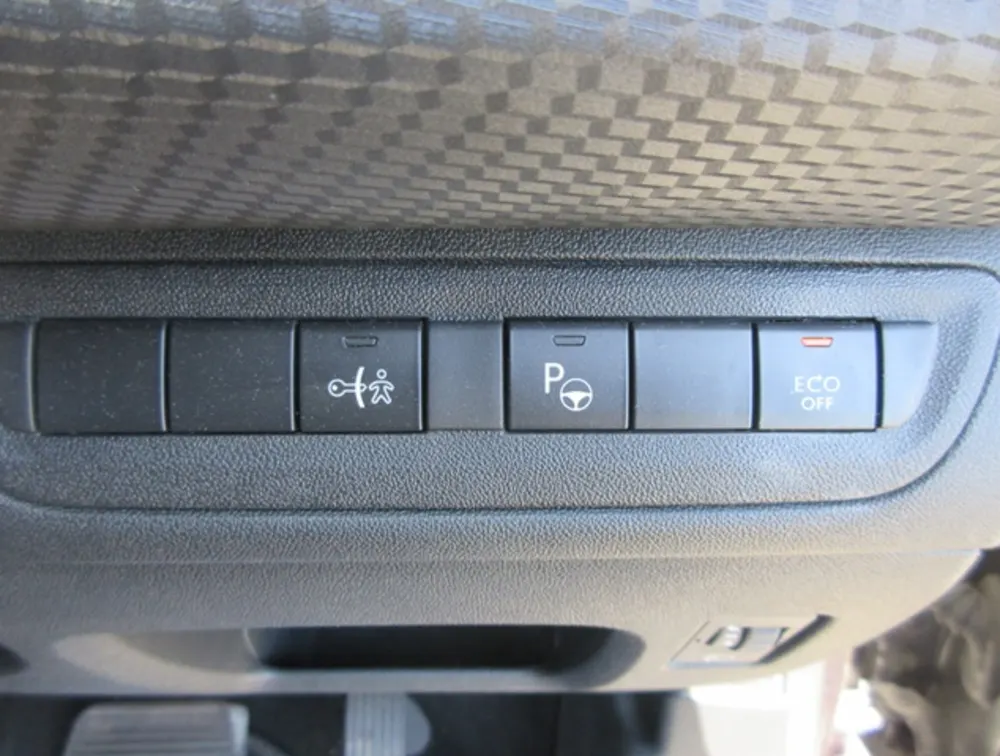 PEUGEOT 208 TECH PACK EDITION - PRG Motors Ltd