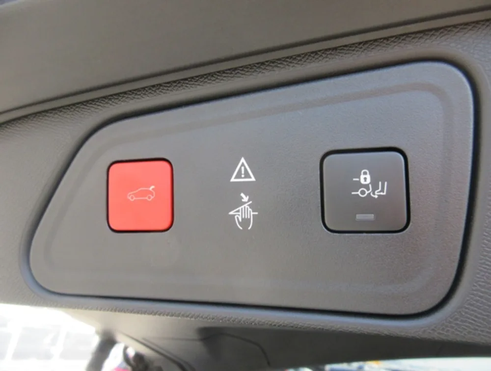 PEUGEOT 3008 CROSSCITY - PRG Motors Ltd