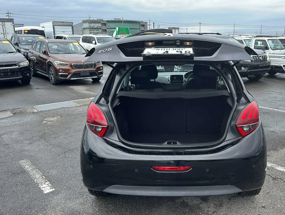 PEUGEOT 208 ALLURE MOONROOF - PRG Motors Ltd