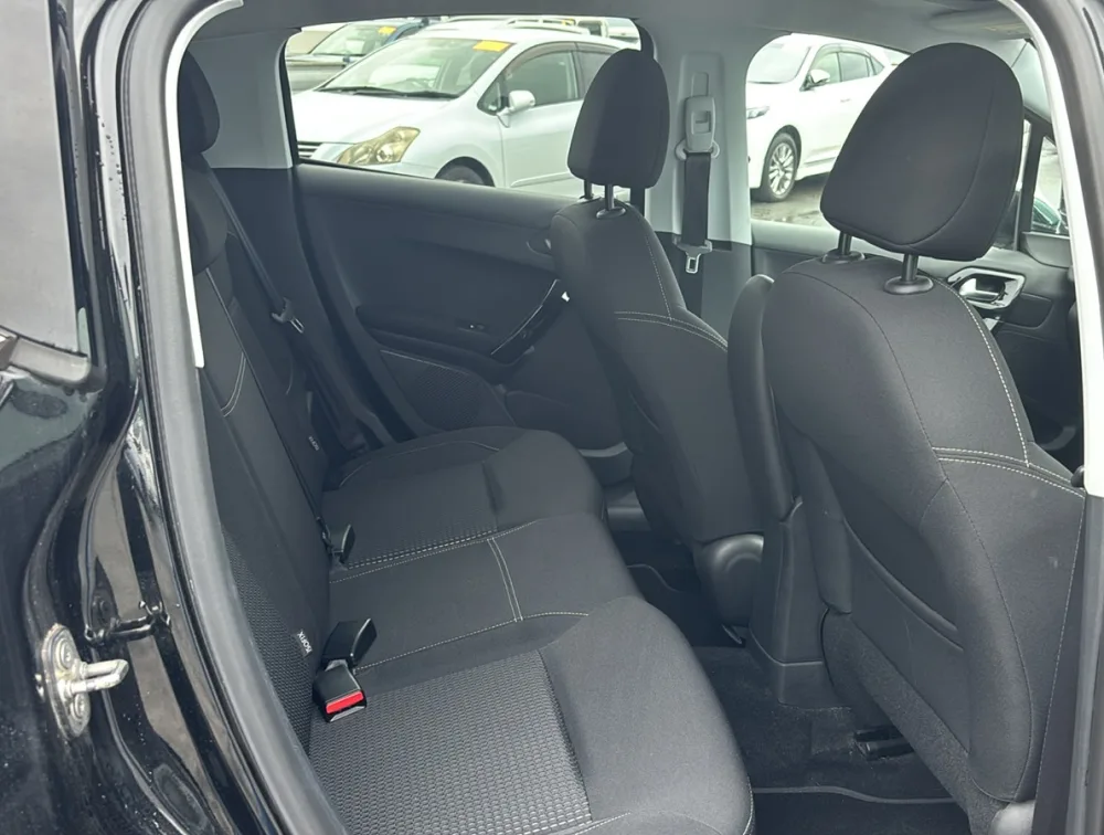 PEUGEOT 208 ALLURE MOONROOF - PRG Motors Ltd