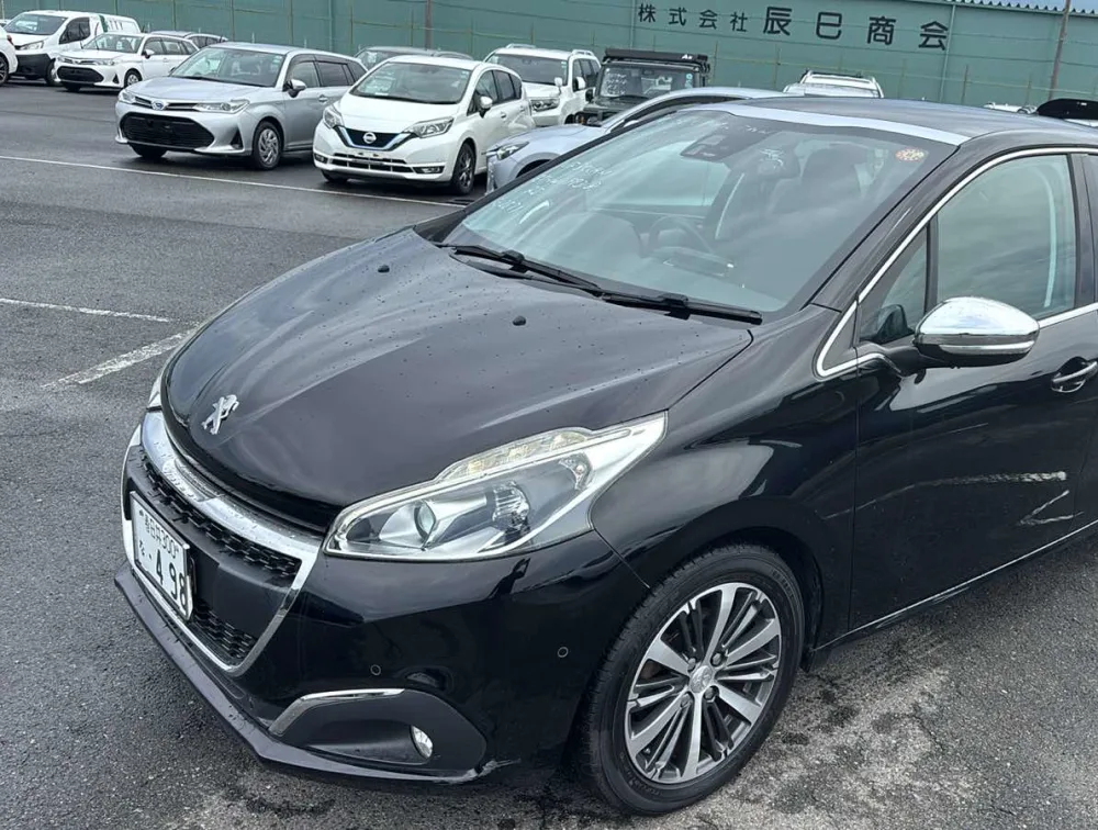 PEUGEOT 208 ALLURE MOONROOF - PRG Motors Ltd