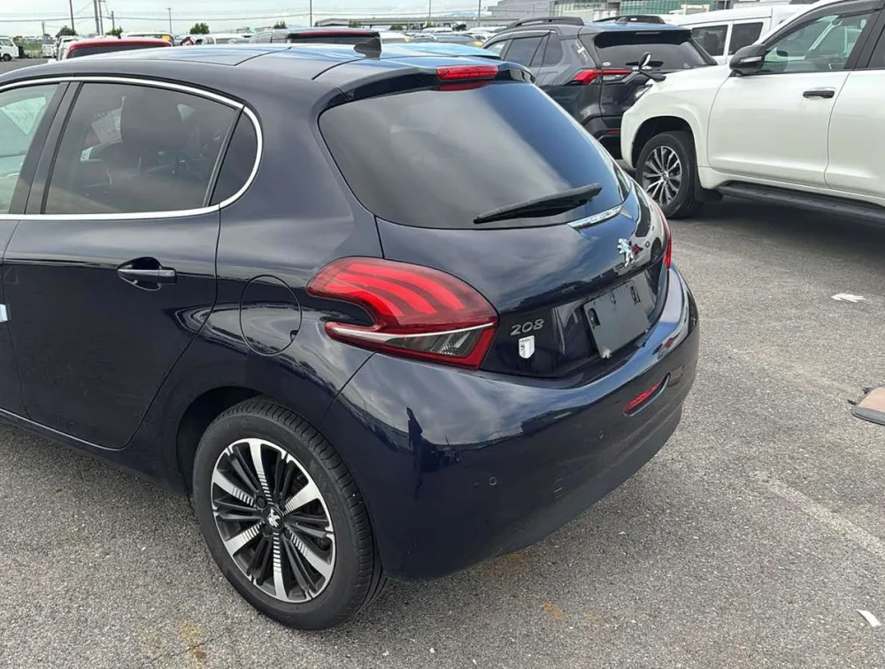 PEUGEOT 208 TECH EDITION MOONROOF - PRG Motors Ltd