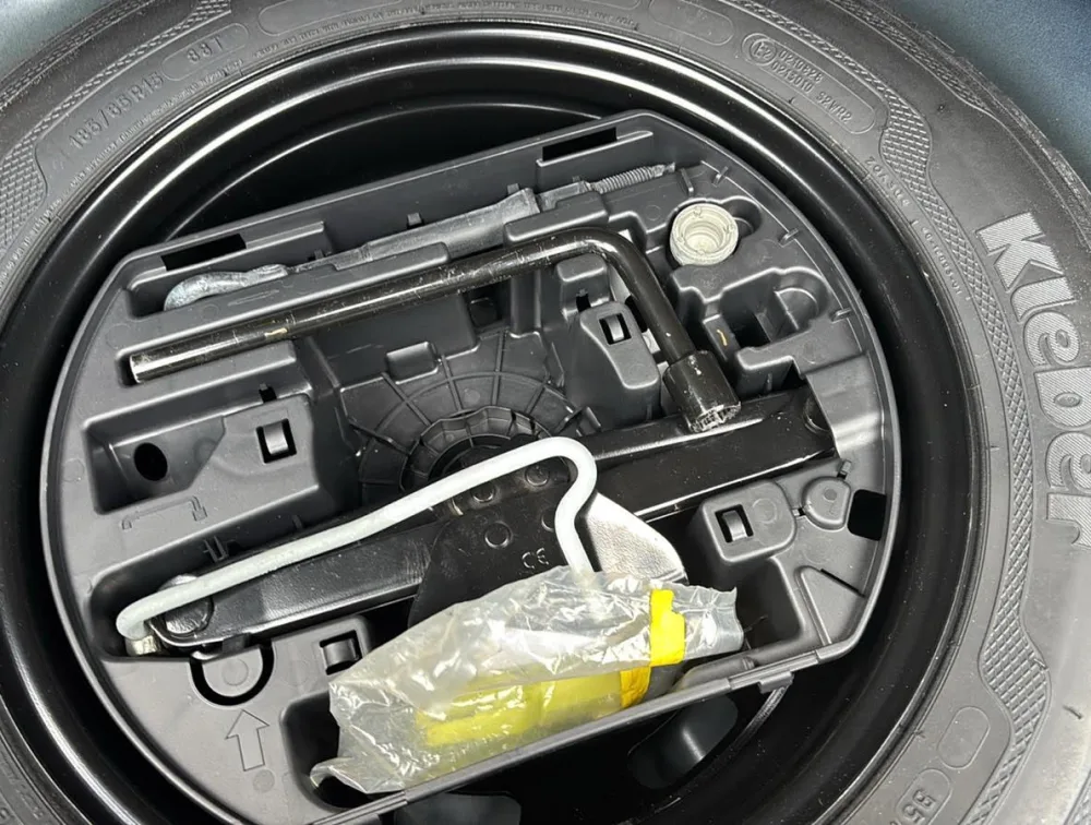 PEUGEOT 208 TECH EDITION MOONROOF - PRG Motors Ltd