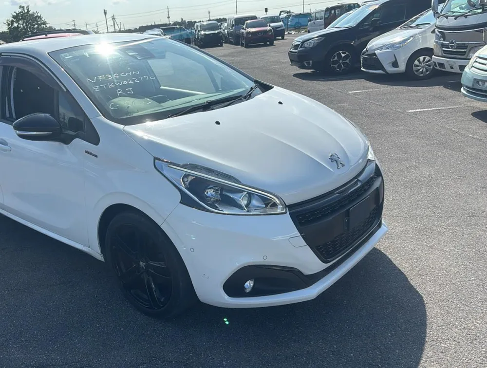 PEUGEOT 208 GTLINE