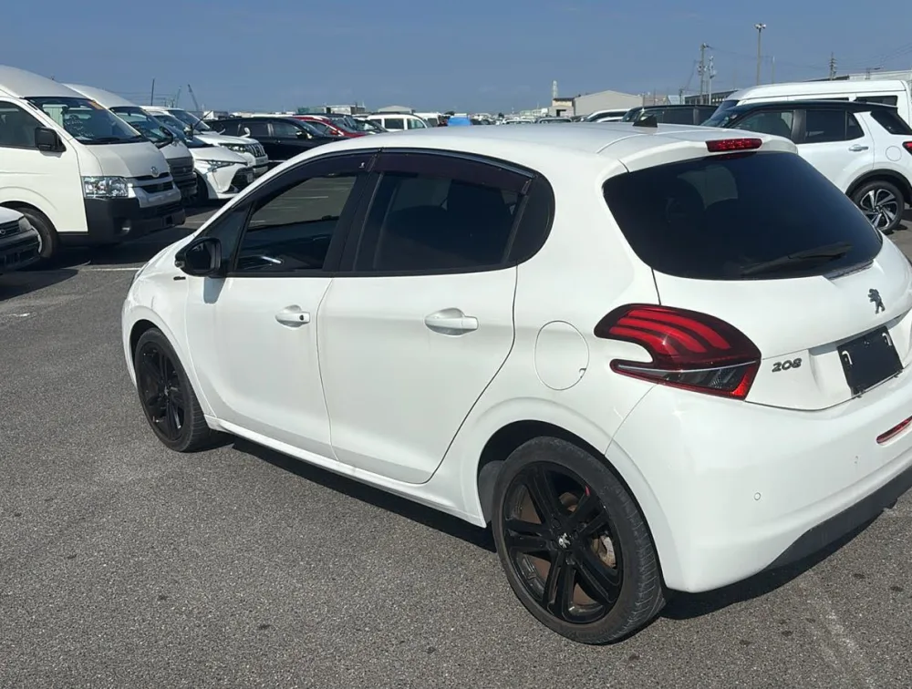 PEUGEOT 208 GTLINE - PRG Motors Ltd