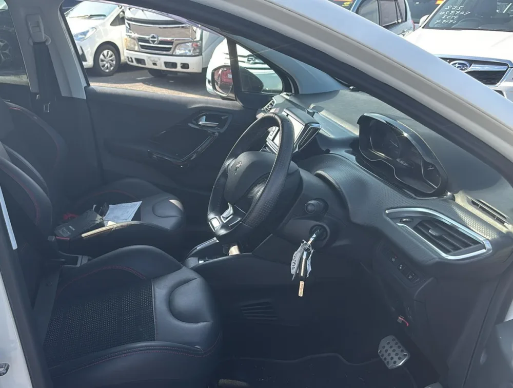 PEUGEOT 208 GTLINE - PRG Motors Ltd