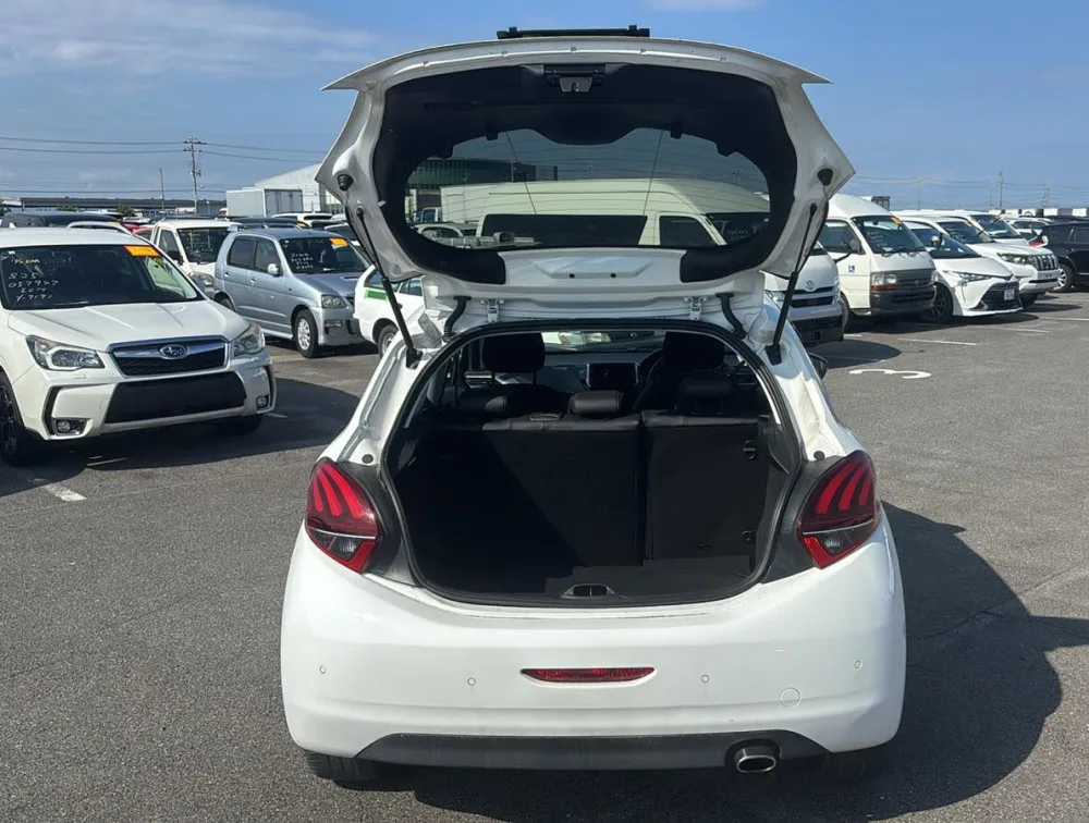 PEUGEOT 208 GTLINE - PRG Motors Ltd