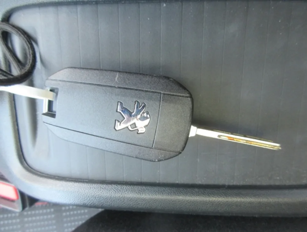 PEUGEOT 2008 GTLINE - PRG Motors Ltd