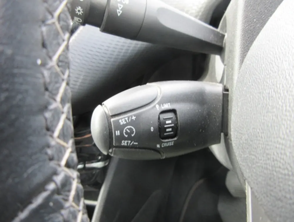 PEUGEOT 208 ALLURE - PRG Motors Ltd