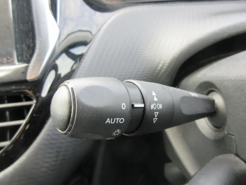 PEUGEOT 208 ALLURE - PRG Motors Ltd