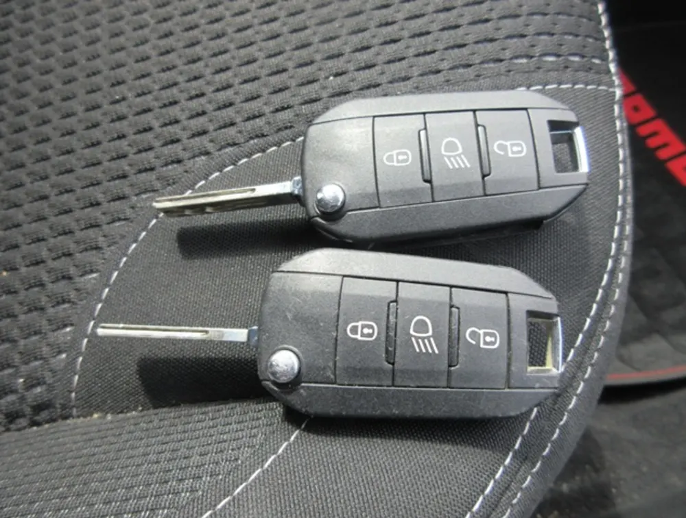 PEUGEOT 208 ALLURE - PRG Motors Ltd