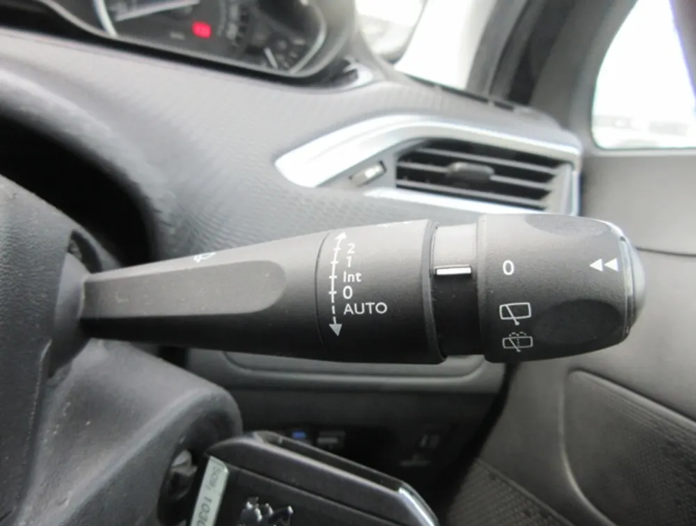 PEUGEOT 208 ALLURE - PRG Motors Ltd