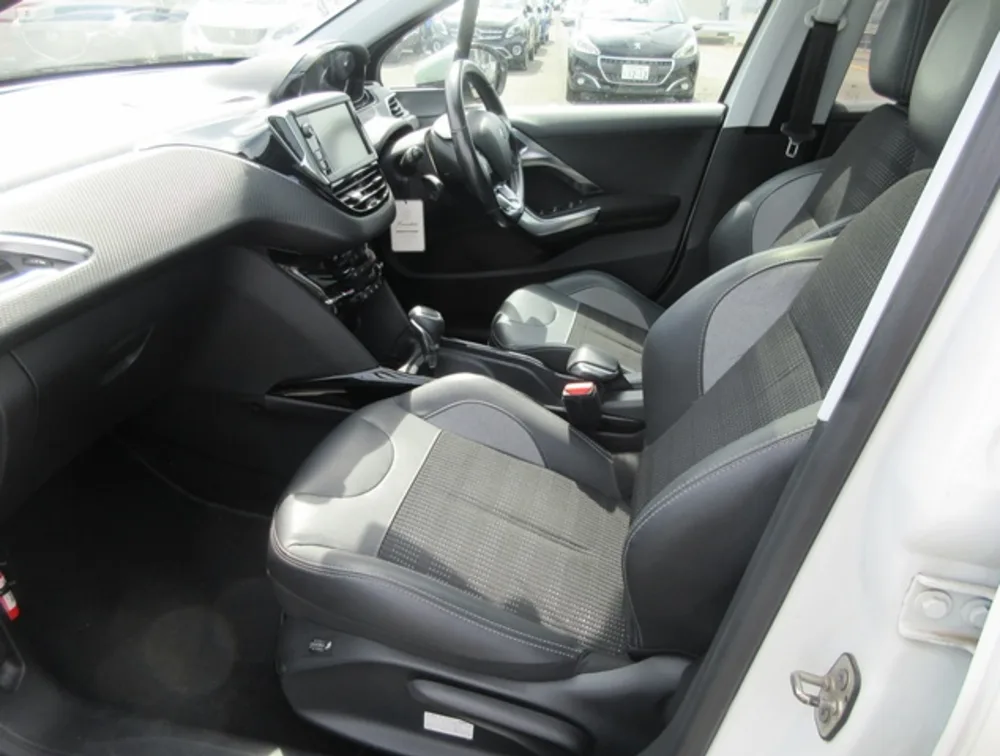 PEUGEOT 2008 ALLURE MOONROOF - PRG Motors Ltd