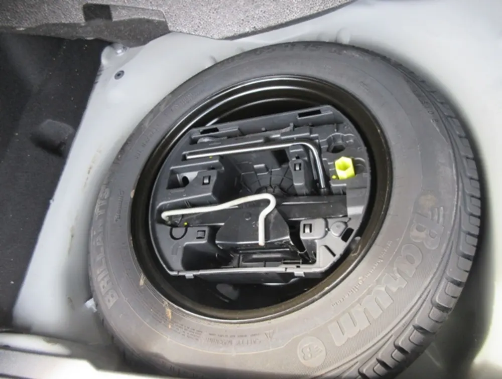 PEUGEOT 2008 ALLURE MOONROOF - PRG Motors Ltd