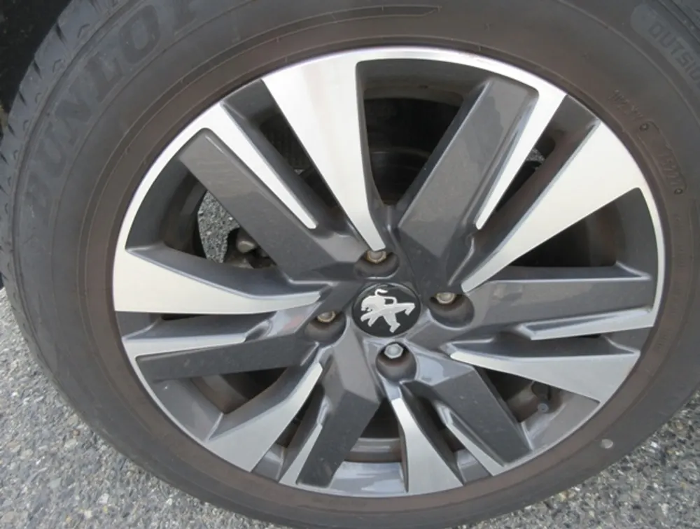 PEUGEOT 2008 ALLURE MOONROOF - PRG Motors Ltd