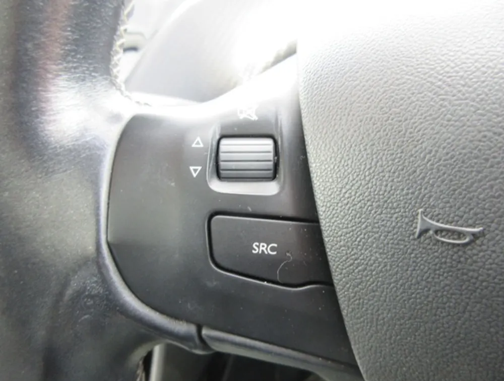 PEUGEOT 2008 ALLURE MOONROOF - PRG Motors Ltd