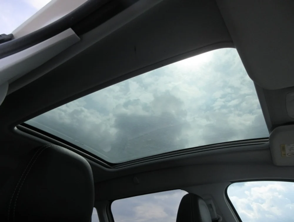 PEUGEOT 2008 ALLURE MOONROOF - PRG Motors Ltd