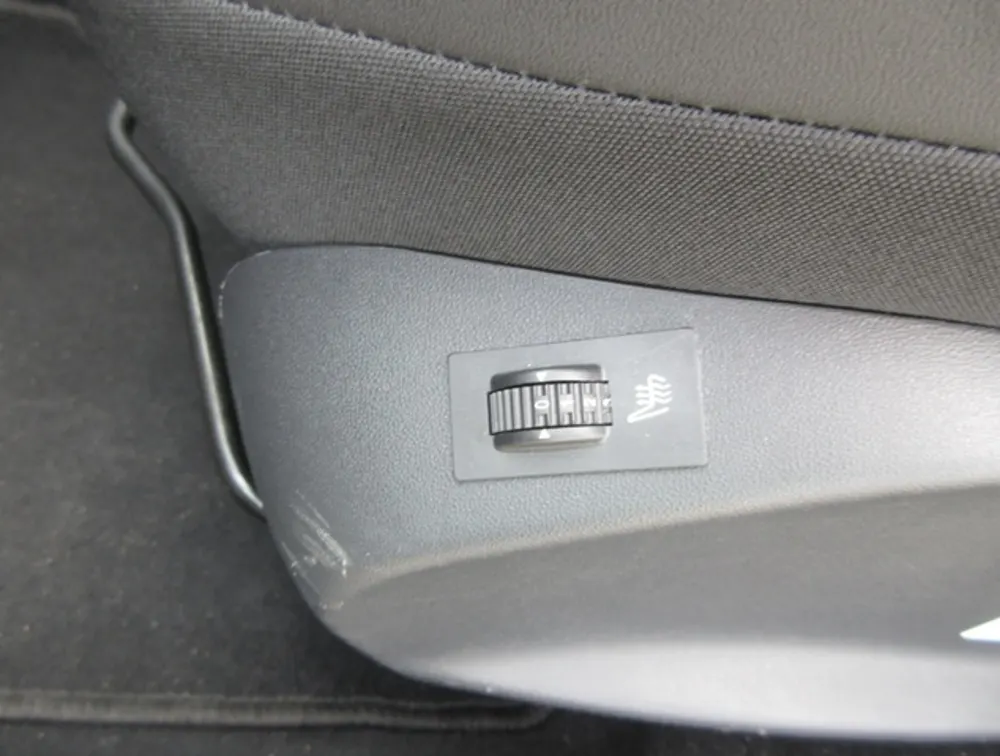 PEUGEOT 2008 ALLURE MOONROOF - PRG Motors Ltd