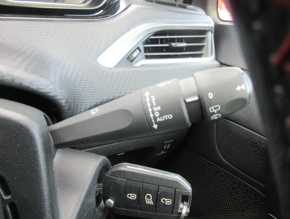 PEUGEOT 2008 GTLINE - PRG Motors Ltd