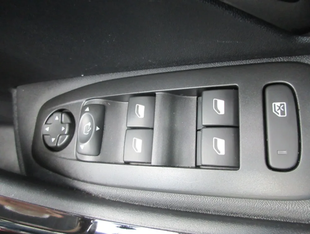 PEUGEOT 2008 GTLINE - PRG Motors Ltd