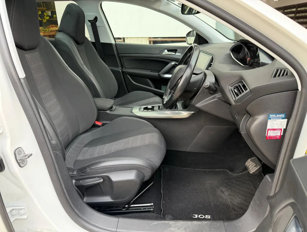 PEUGEOT 308 HATCHBACK MOONROOF - PRG Motors Ltd