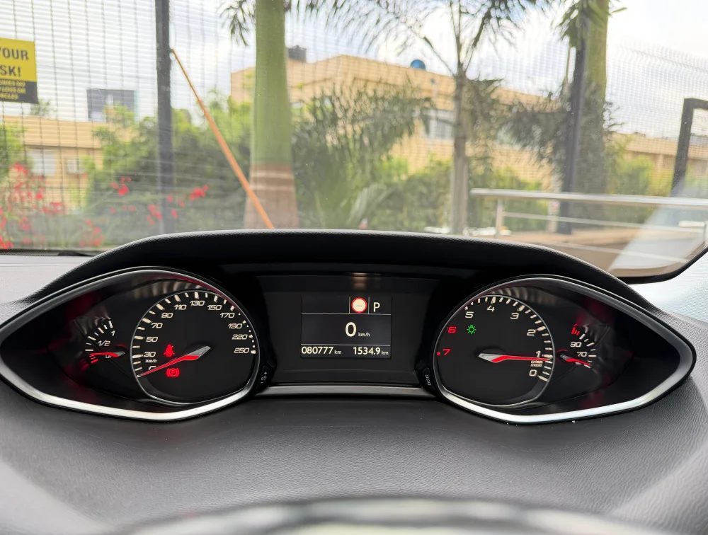 PEUGEOT 308 HATCHBACK MOONROOF - PRG Motors Ltd