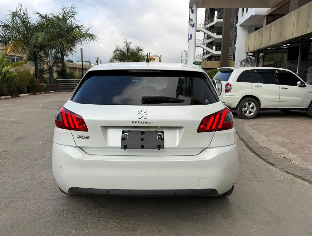 PEUGEOT 308 HATCHBACK MOONROOF - PRG Motors Ltd