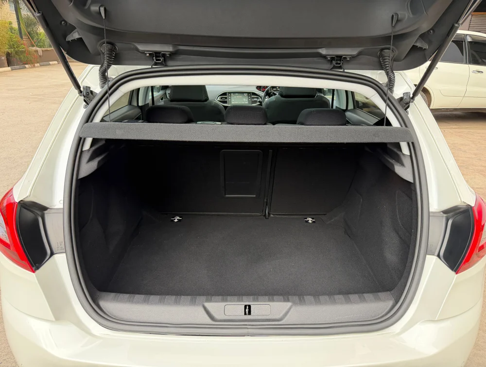 PEUGEOT 308 HATCHBACK MOONROOF - PRG Motors Ltd