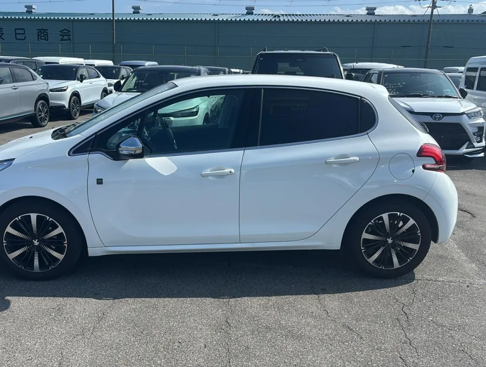 PEUGEOT 208 TECH EDITION - PRG Motors Ltd