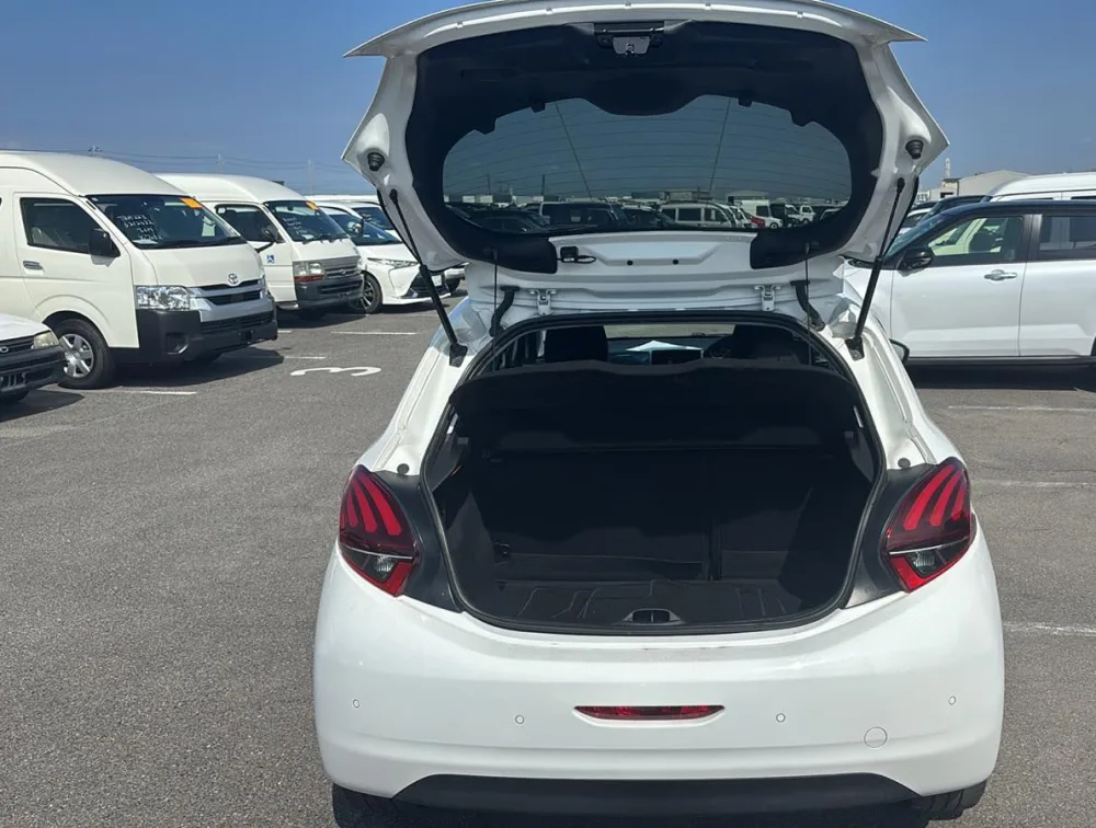 PEUGEOT 208 TECH EDITION - PRG Motors Ltd