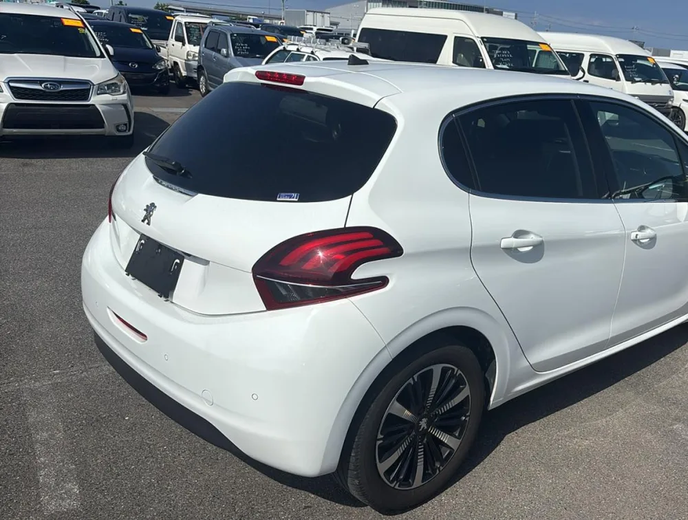 PEUGEOT 208 TECH EDITION - PRG Motors Ltd