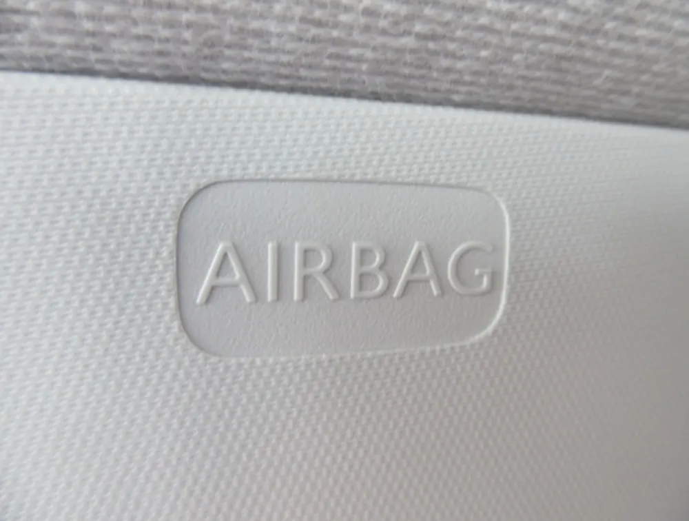 PEUGEOT 208 TECH PACK EDITION - PRG Motors Ltd