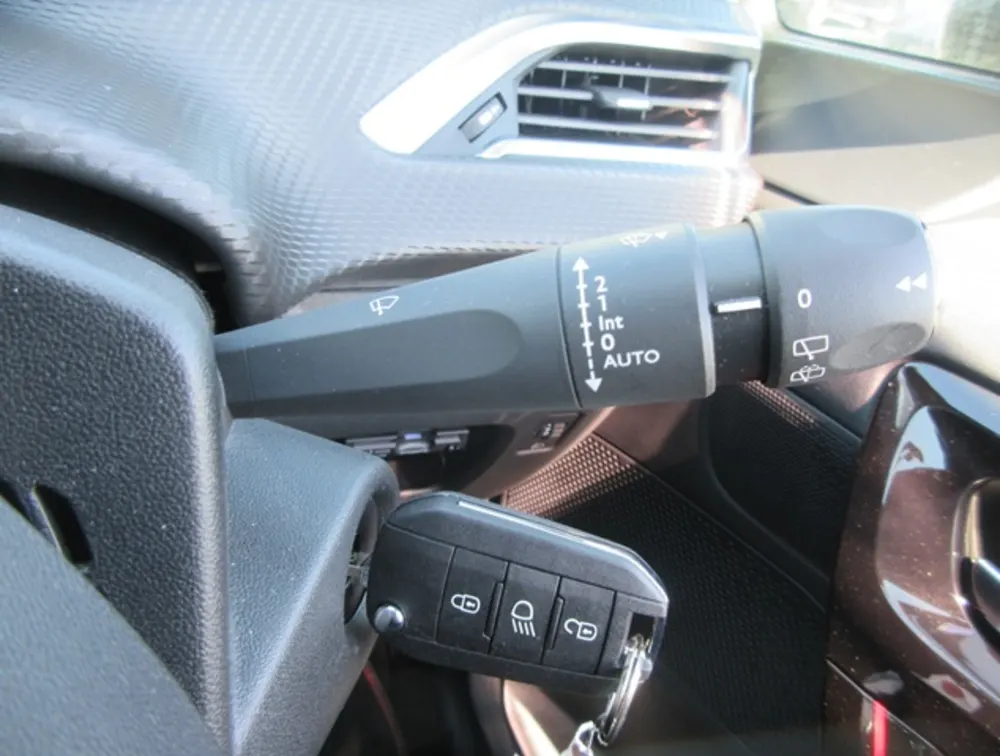 PEUGEOT 2008 GTLINE - PRG Motors Ltd