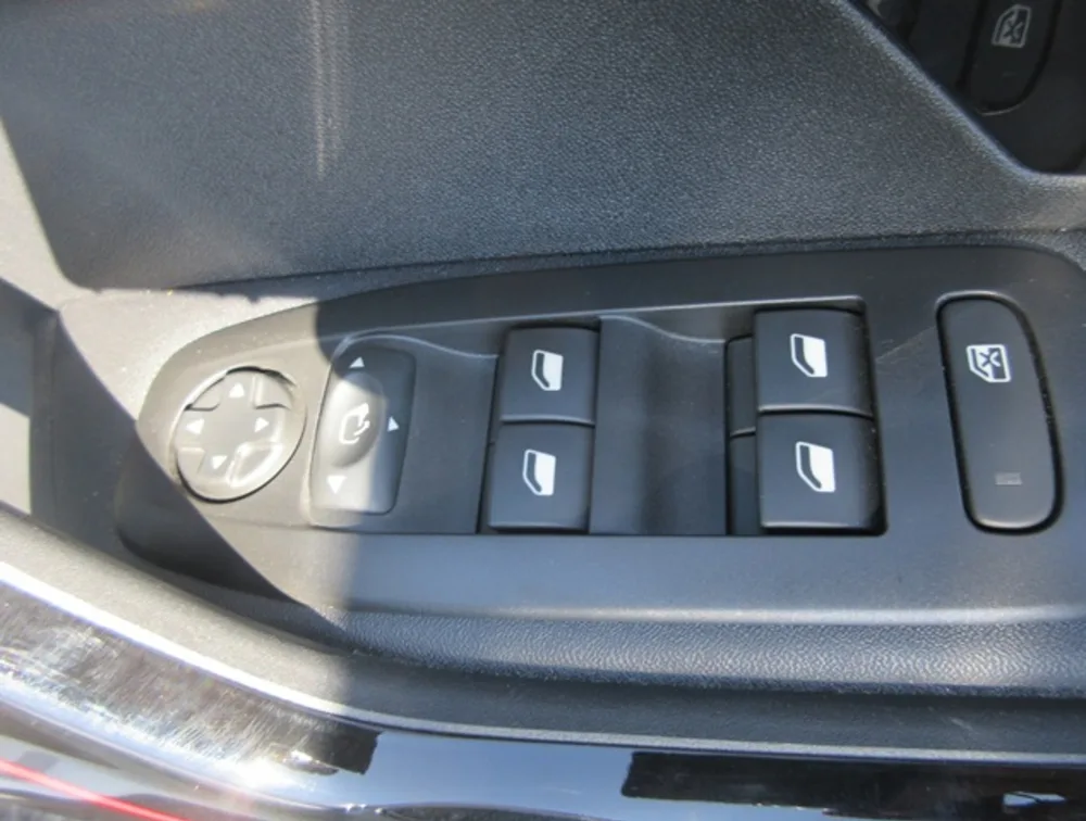 PEUGEOT 2008 GTLINE - PRG Motors Ltd