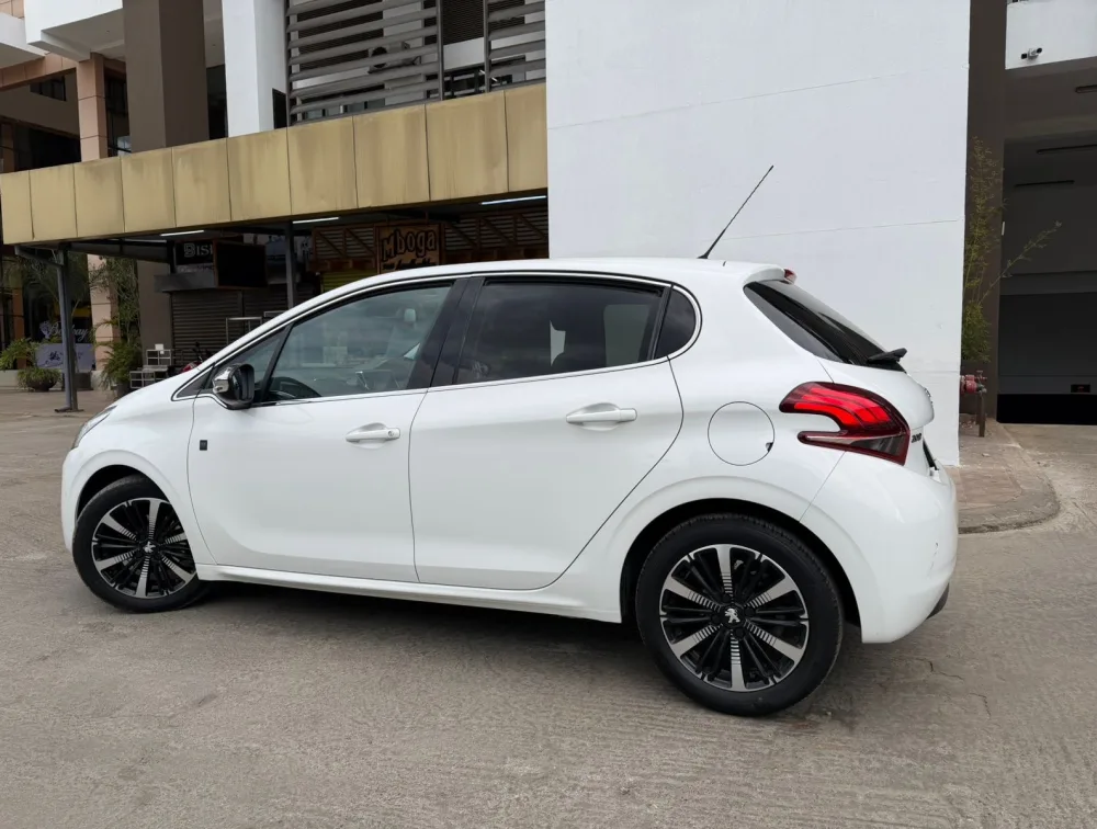 PEUGEOT 208 TECH EDITION - PRG Motors Ltd