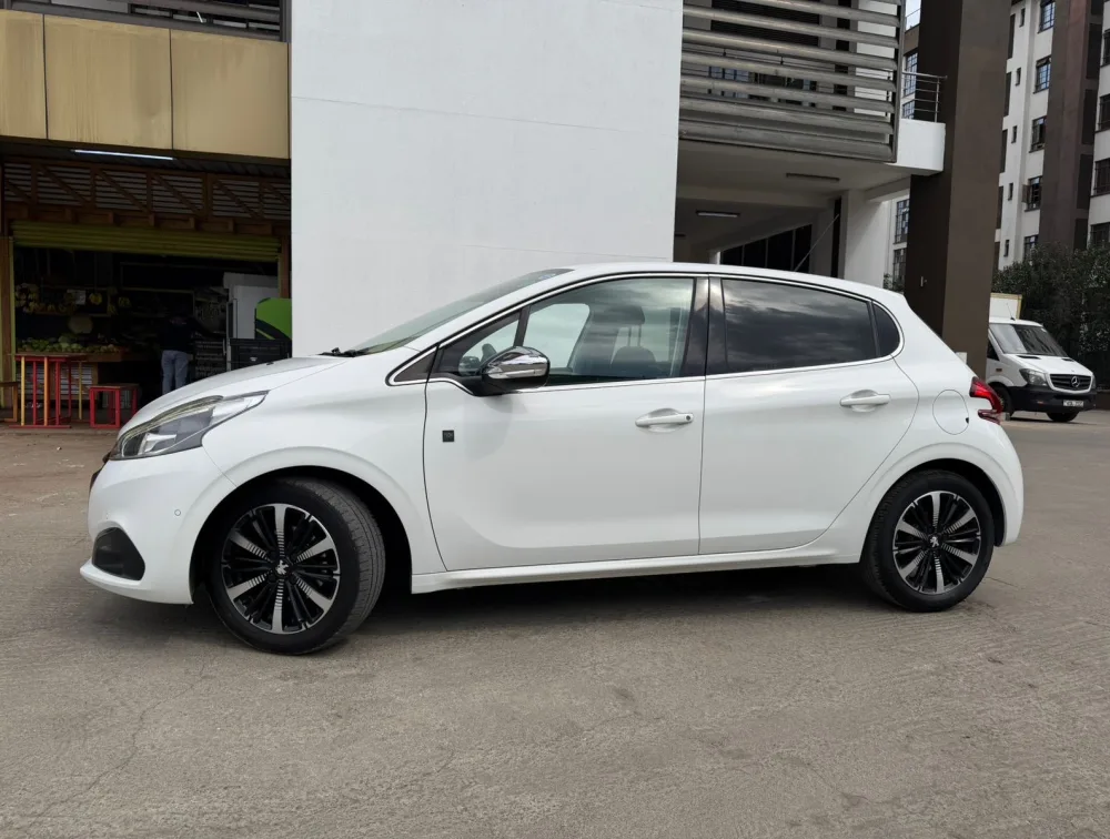 PEUGEOT 208 TECH EDITION - PRG Motors Ltd