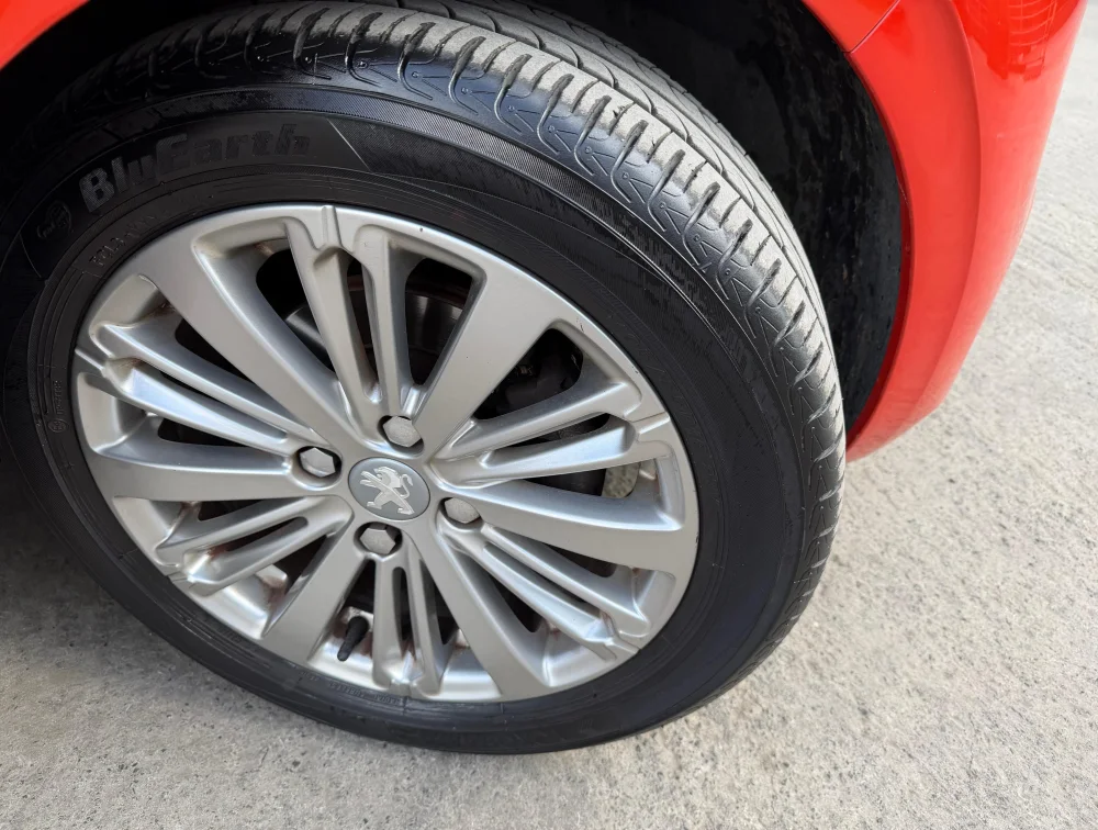 PEUGEOT 208 ALLURE - PRG Motors Ltd