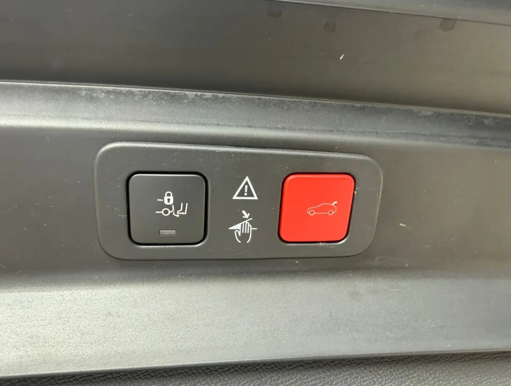 PEUGEOT 5008 CROSSCITY SUNROOF - PRG Motors Ltd