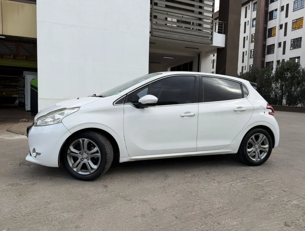 PEUGEOT 208 ALLURE - PRG Motors Ltd