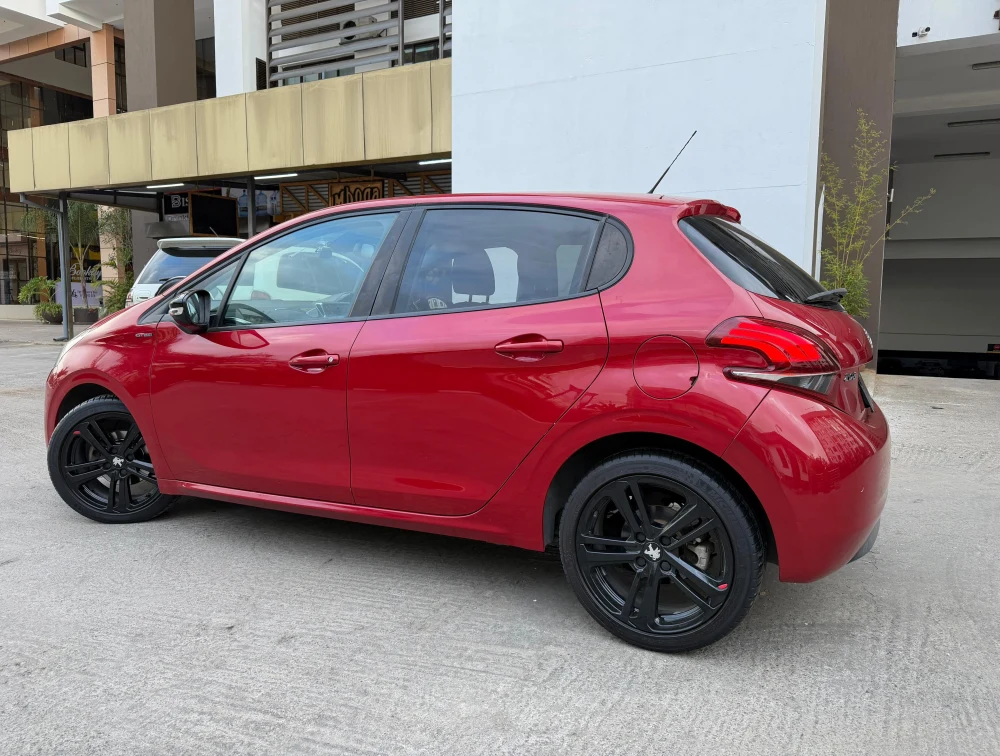 PEUGEOT 208 GTLINE - PRG Motors Ltd