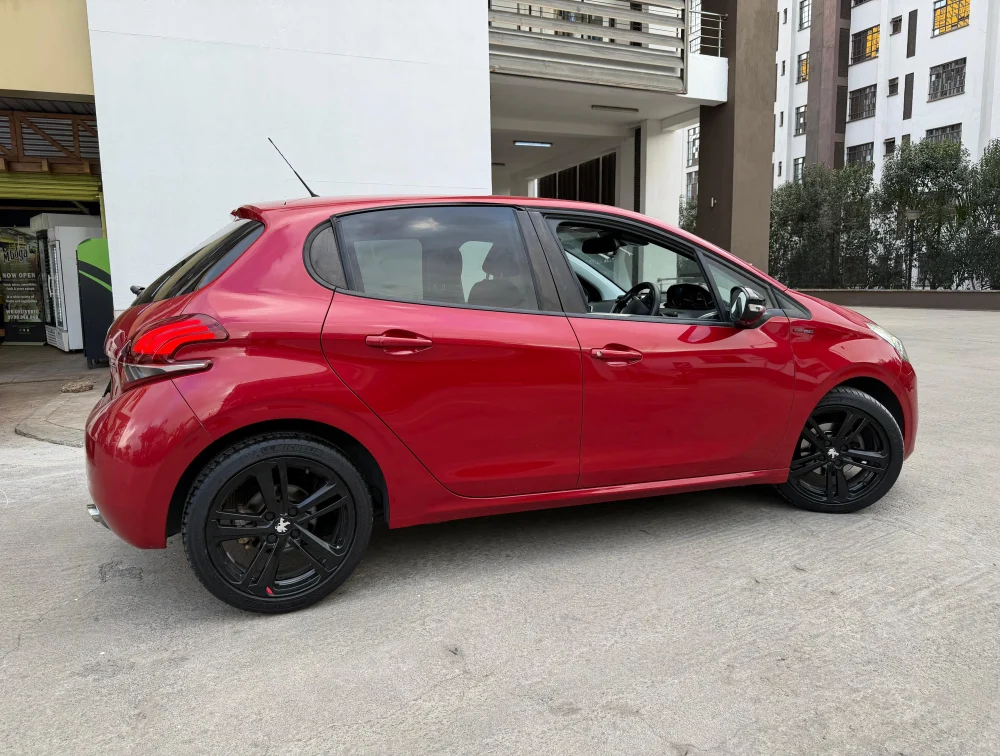 PEUGEOT 208 GTLINE - PRG Motors Ltd