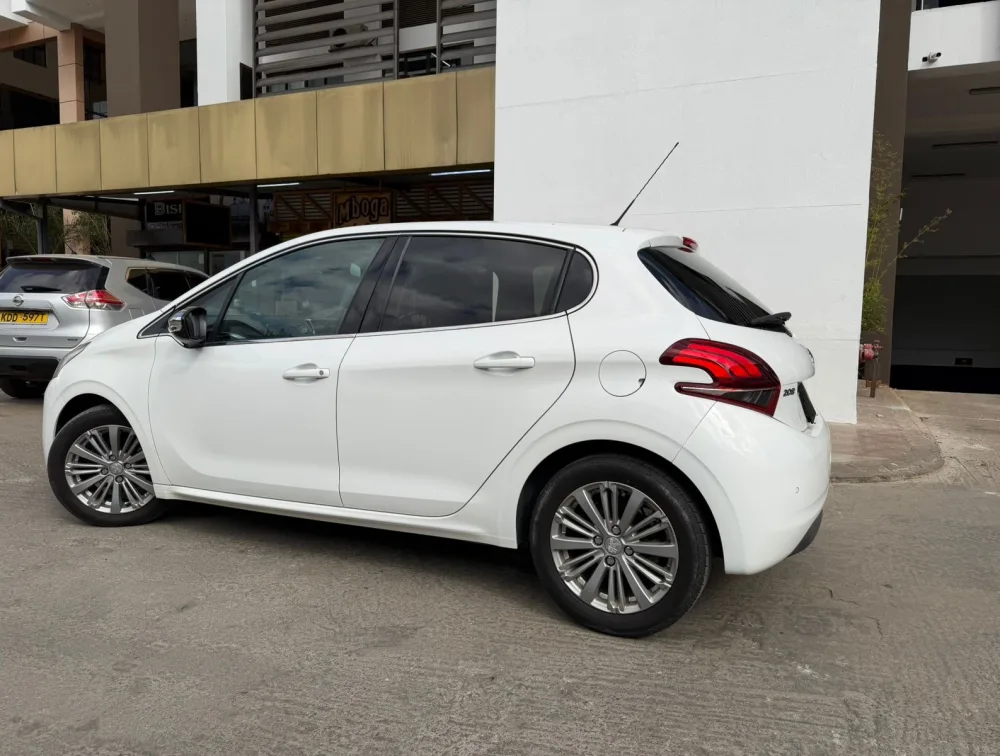 PEUGEOT 208 ALLURE - PRG Motors Ltd