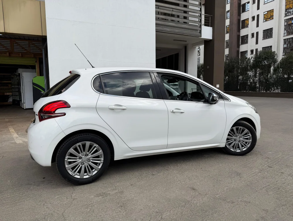 PEUGEOT 208 ALLURE - PRG Motors Ltd