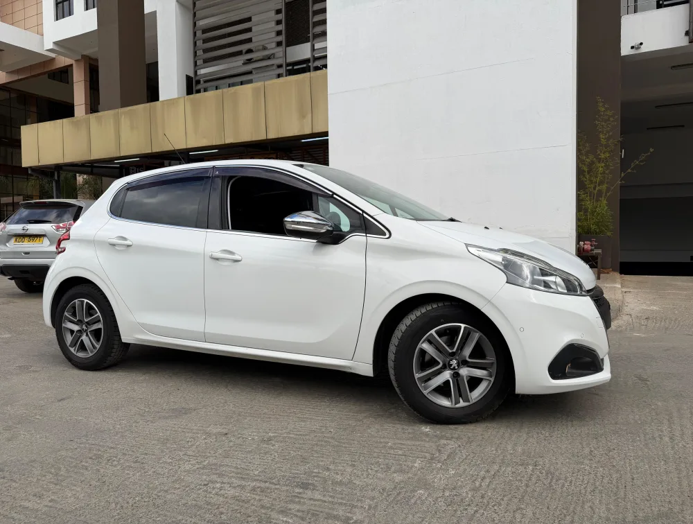 PEUGEOT 208 ALLURE