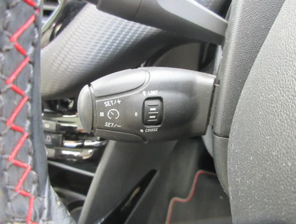 PEUGEOT 2008 GTLINE MOONROOF - PRG Motors Ltd